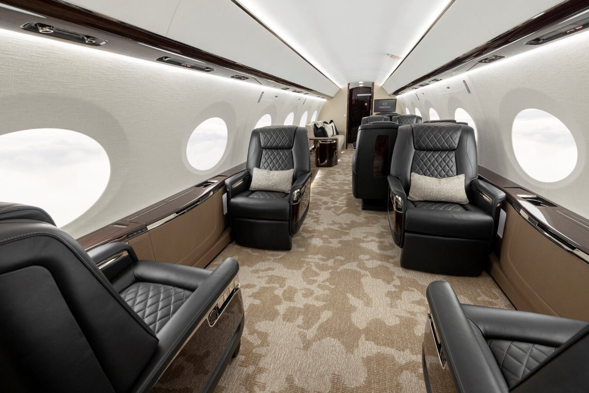 First outfitted Gulfstream G800 takes flight