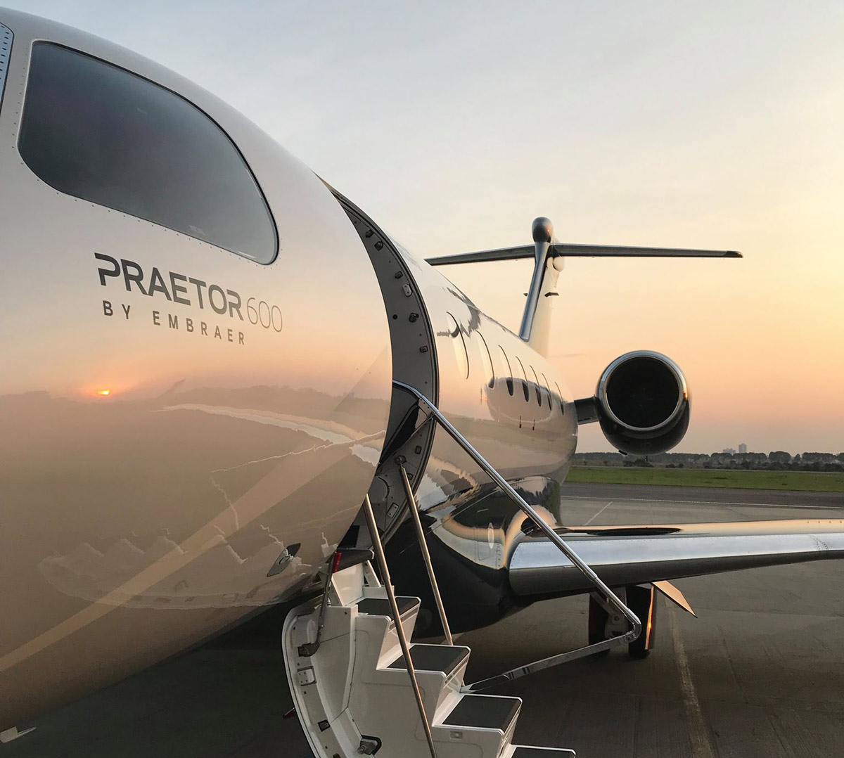 Embraer Sells a Praetor 600 to Aerodata for Flight Inspections