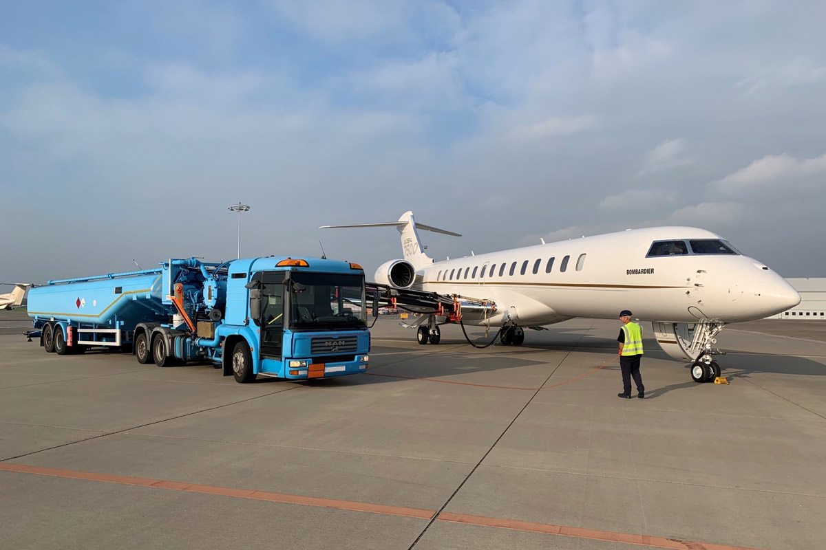 Bombardiers Flagship Global 7500 and Best-selling Challenger 350 Business Jets on Display in Europe
