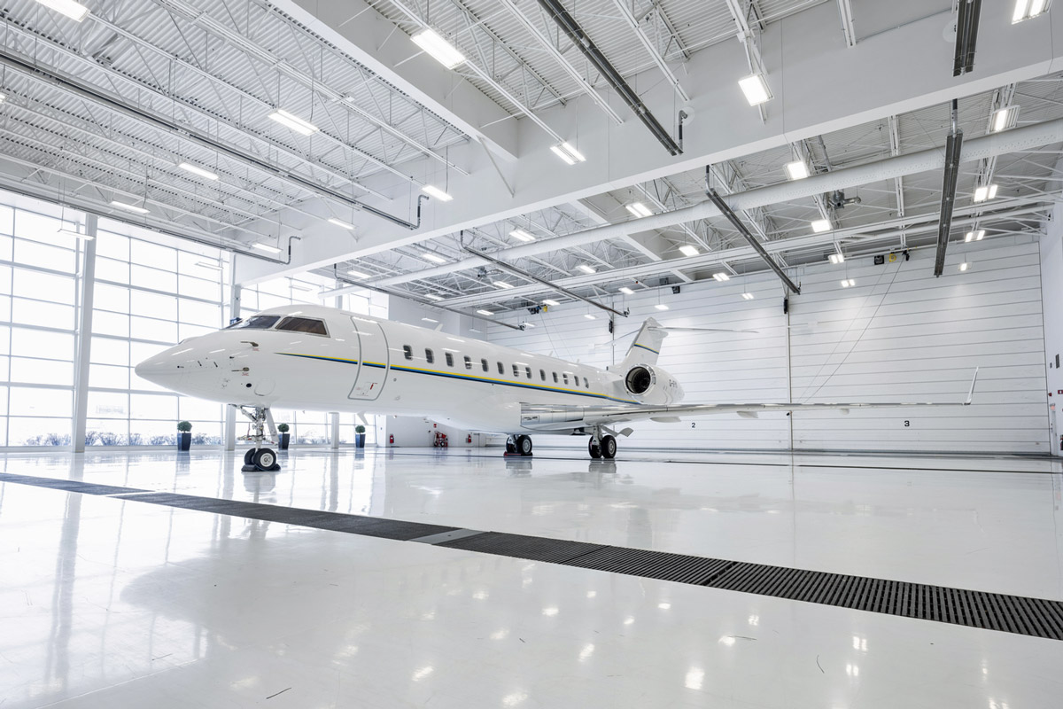 Luxaviation welcomes UKs first Global 6500 to fleet alongside an Legacy 500